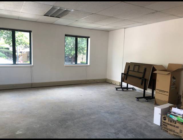 100M² OFFICE TO LET IN HYDE PARK